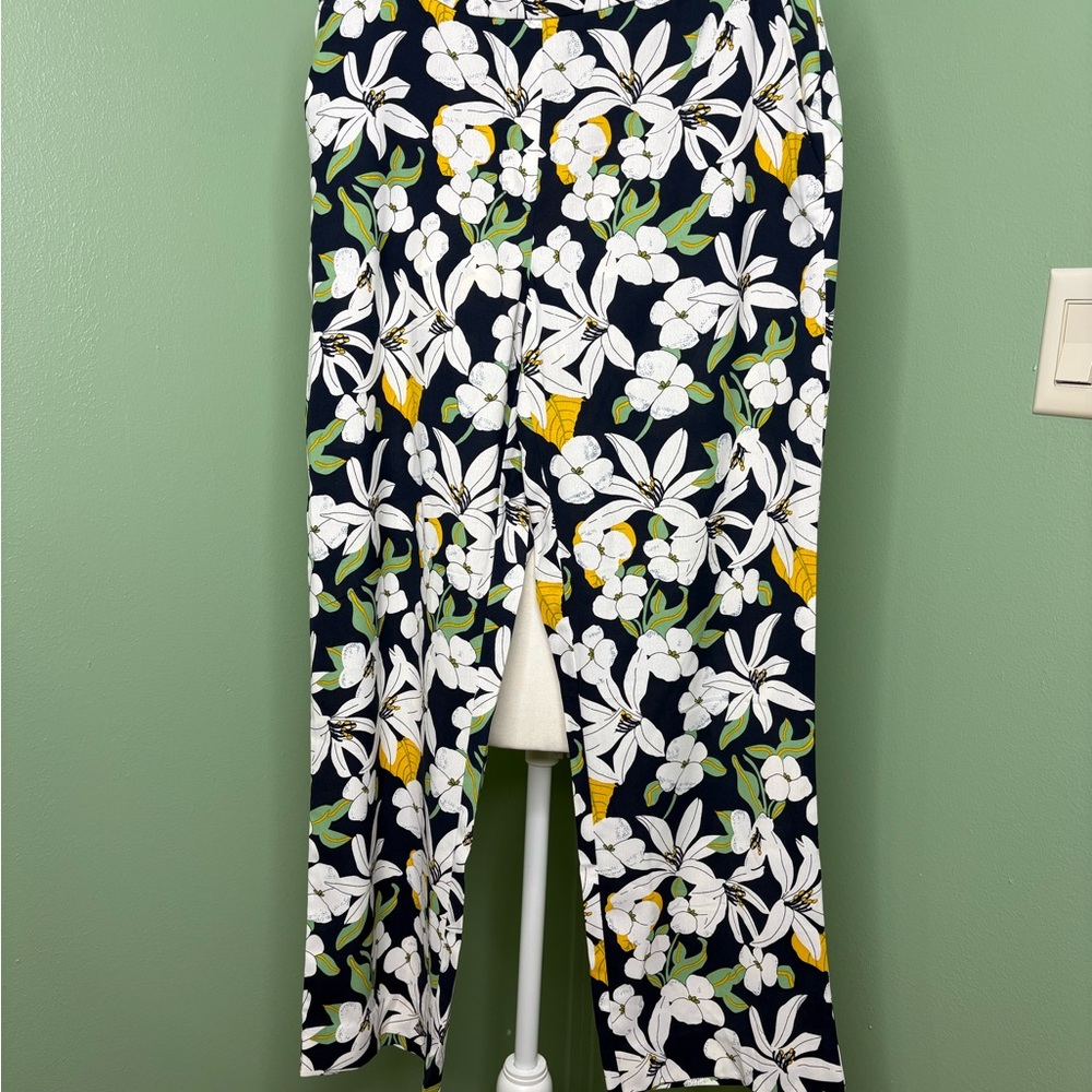 Cynthia Rowley Black Floral Cropped Pants - Picture 2 of 9